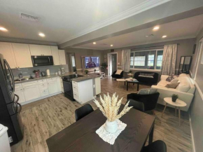 5 Minutes to Ocean & Casino's - Large Backyard